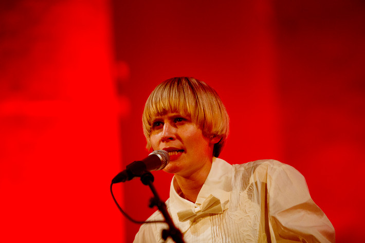 2013-08-07 - Jenny Hval från Way Out West, Göteborg