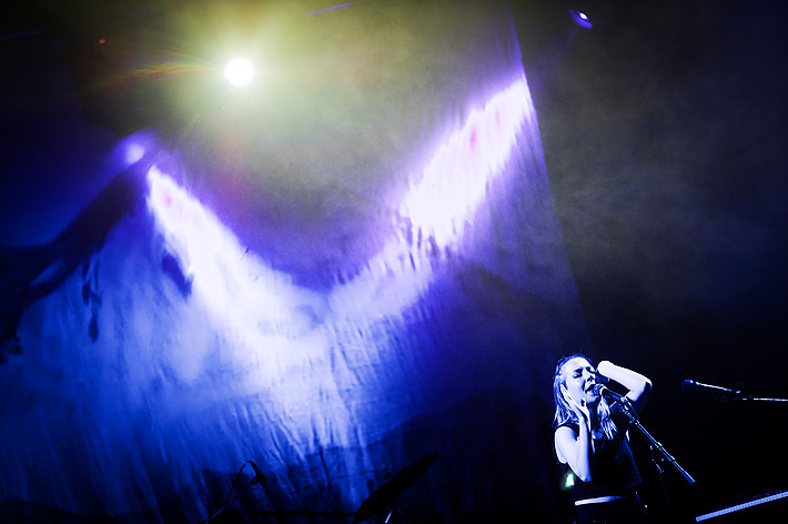 2013-08-08 - Austra från Way Out West, Göteborg
