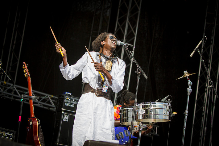 2013-08-10 - Cheikh Lô från Way Out West, Göteborg