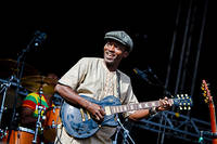 2013-08-10 - Cheikh Lô från Way Out West, Göteborg