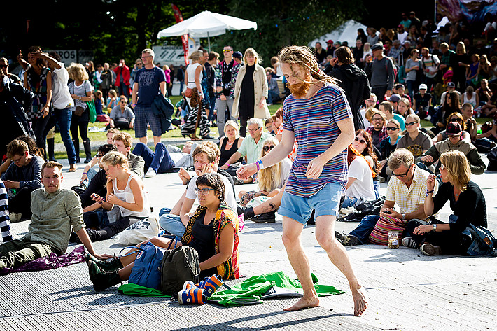 2013-08-10 - Cheikh Lô från Way Out West, Göteborg
