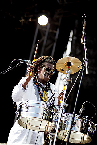 2013-08-10 - Cheikh Lô från Way Out West, Göteborg