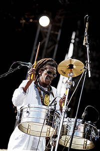 2013-08-10 - Cheikh Lô från Way Out West, Göteborg