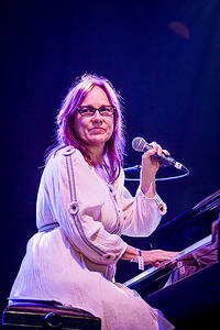 2013-08-10 - Iris DeMent från Way Out West, Göteborg