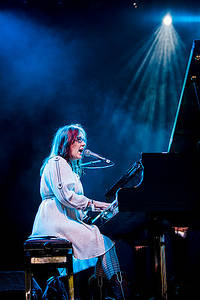 2013-08-10 - Iris DeMent från Way Out West, Göteborg