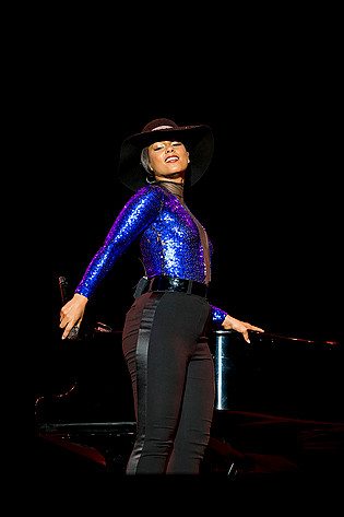 2013-08-10 - Alicia Keys från Way Out West, Göteborg