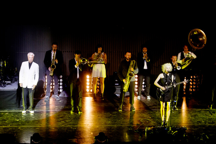 2013-08-21 - David Byrne & St. Vincent från Filadelfiakyrkan, Stockholm