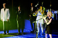 2013-08-21 - David Byrne & St. Vincent från Filadelfiakyrkan, Stockholm