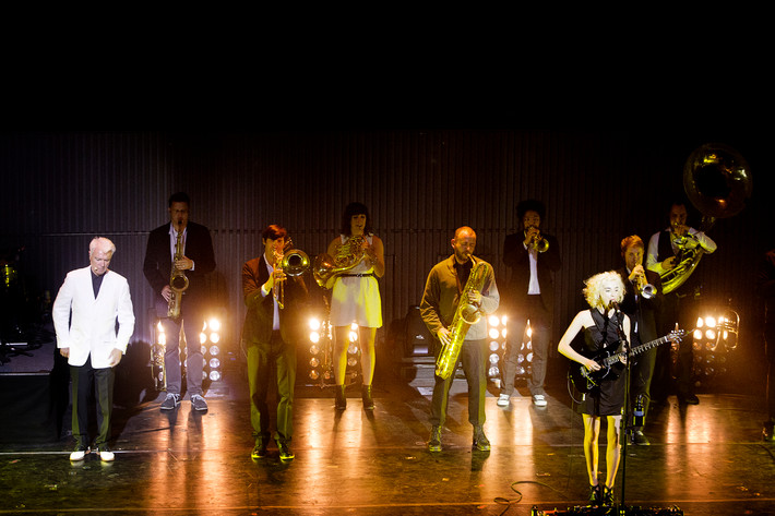 2013-08-21 - David Byrne & St. Vincent från Filadelfiakyrkan, Stockholm