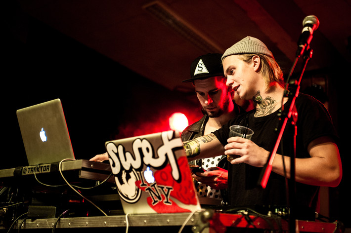 2013-10-12 - Swedish fish mafia & BroHeartBro från Växjö tattoo festival, Växjö