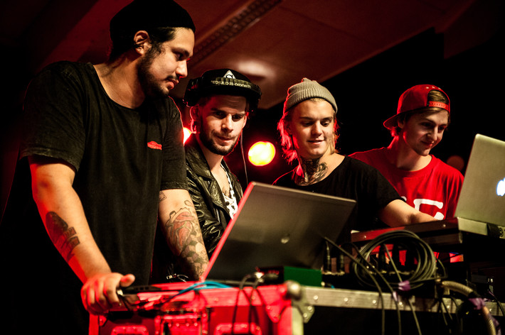 2013-10-12 - Swedish fish mafia & BroHeartBro från Växjö tattoo festival, Växjö