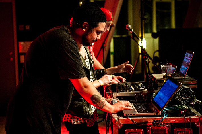 2013-10-12 - Swedish fish mafia & BroHeartBro från Växjö tattoo festival, Växjö