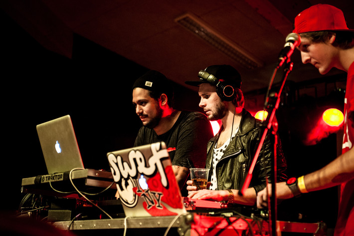 2013-10-12 - Swedish fish mafia & BroHeartBro från Växjö tattoo festival, Växjö