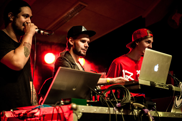 2013-10-12 - Swedish fish mafia & BroHeartBro från Växjö tattoo festival, Växjö
