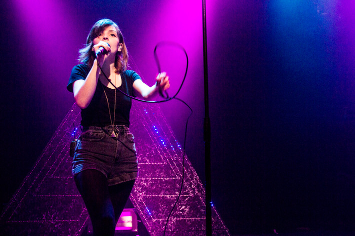2013-10-30 - CHVRCHES från Debaser Medis, Stockholm