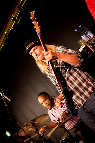 2013-11-03 - Royal Southern Brotherhood från Akkurat, Stockholm
