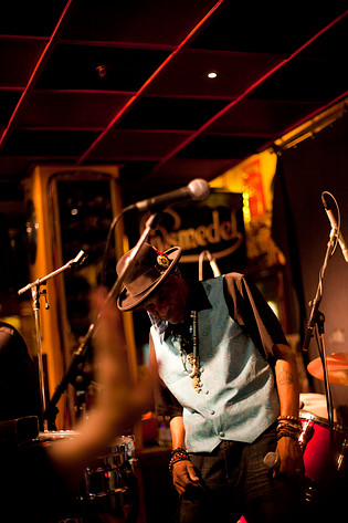 2013-11-03 - Royal Southern Brotherhood från Akkurat, Stockholm