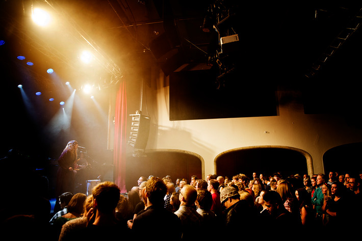 2013-11-08 - Sibille Attar från Debaser Medis, Stockholm