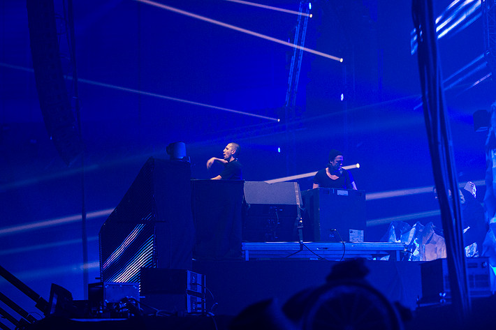 2013-11-30 - Dimitri Vegas/Like Mike från Tele2 Arena, Stockholm