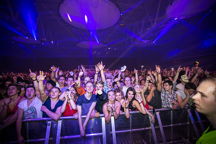 2013-11-30 - Dimitri Vegas/Like Mike från Tele2 Arena, Stockholm