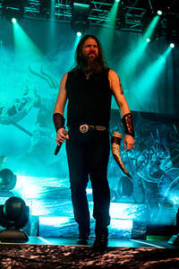 2013-12-07 - Amon Amarth från Arenan, Stockholm