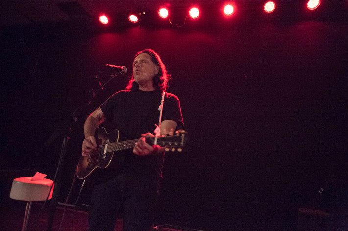 2013-12-08 - Richard Buckner från Debaser Medis, Stockholm