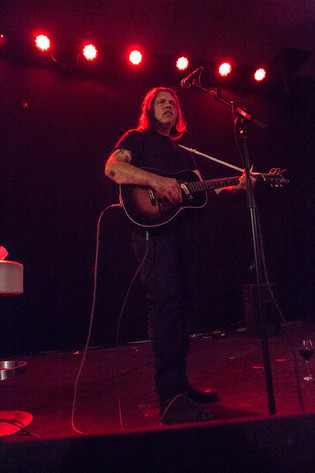 2013-12-08 - Richard Buckner från Debaser Medis, Stockholm