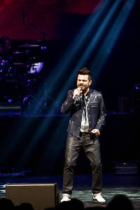 2013-12-22 - Kenan Doğulu från Cirkus, Stockholm