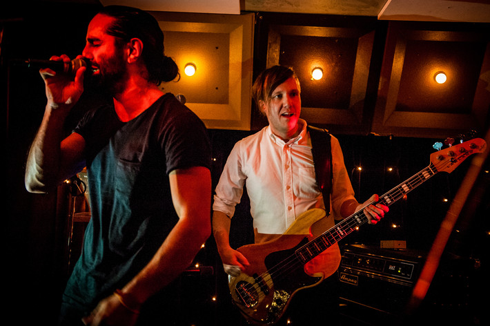 2014-02-08 - Navid Modiri & Gudarna från Kafé de luxe, Växjö