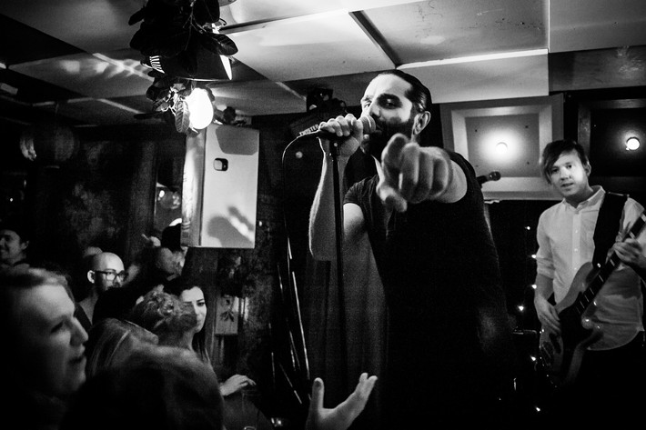 2014-02-08 - Navid Modiri & Gudarna från Kafé de luxe, Växjö