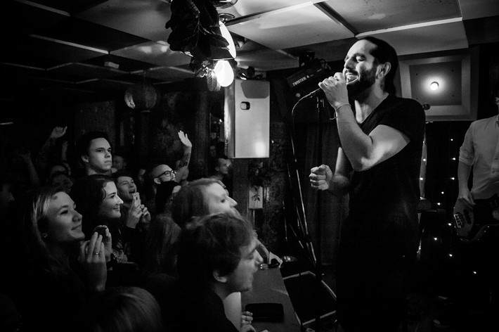 2014-02-08 - Navid Modiri & Gudarna från Kafé de luxe, Växjö