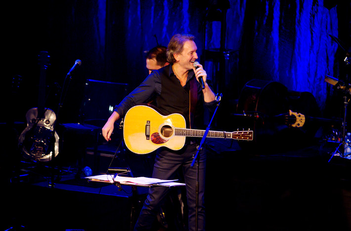 2014-02-28 - Tomas Ledin & Höga Kusten Kapellet från Folkets hus, Kramfors