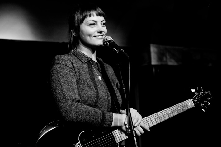 2014-03-31 - Angel Olsen från Stockholm Grand Central, Stockholm