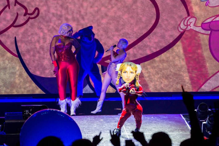 2014-05-30 - Miley Cyrus från Globen, Stockholm