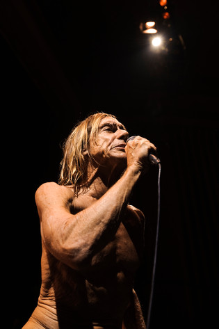2010-05-02 - Iggy & The Stooges från Hammersmith Apollo, London