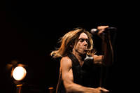 2010-05-02 - Iggy & The Stooges från Hammersmith Apollo, London