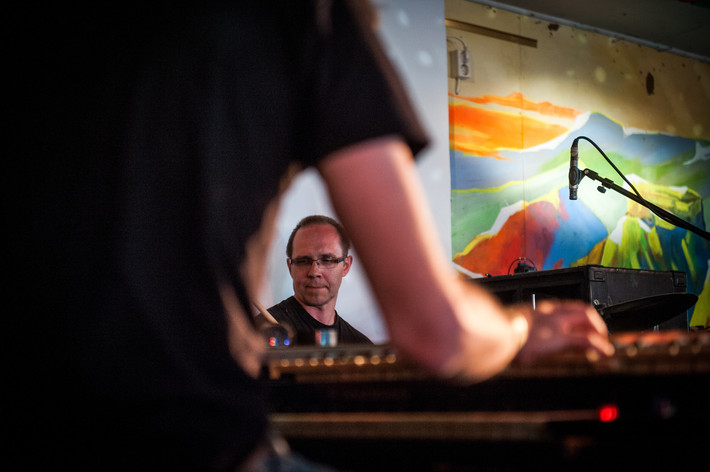 2014-06-14 - Hansson på taket från Psykjunta, Alvesta