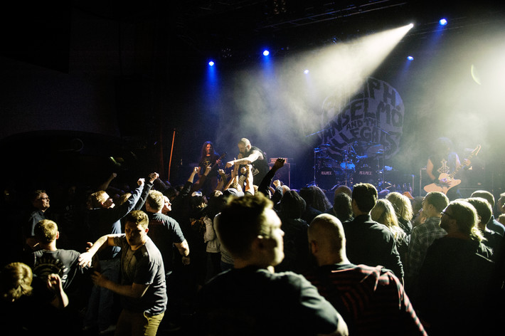 2014-06-25 - Philip H Anselmo & The Illegals från Debaser Medis, Stockholm