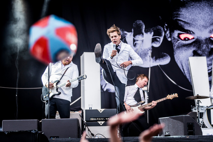 2014-06-27 - The Hives från Bråvalla, Norrköping