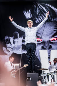 2014-06-27 - The Hives från Bråvalla, Norrköping