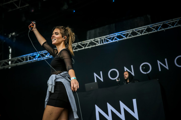 2014-06-28 - NONONO från Bråvalla, Norrköping