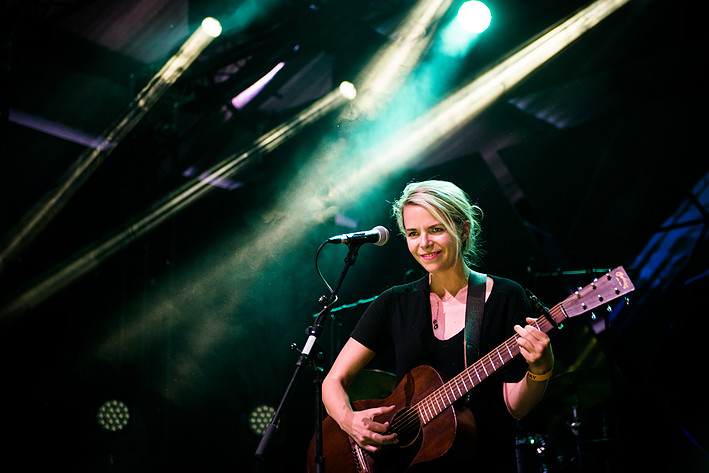 2014-07-04 - Aoife O'Donovan från Roskildefestivalen, Roskilde