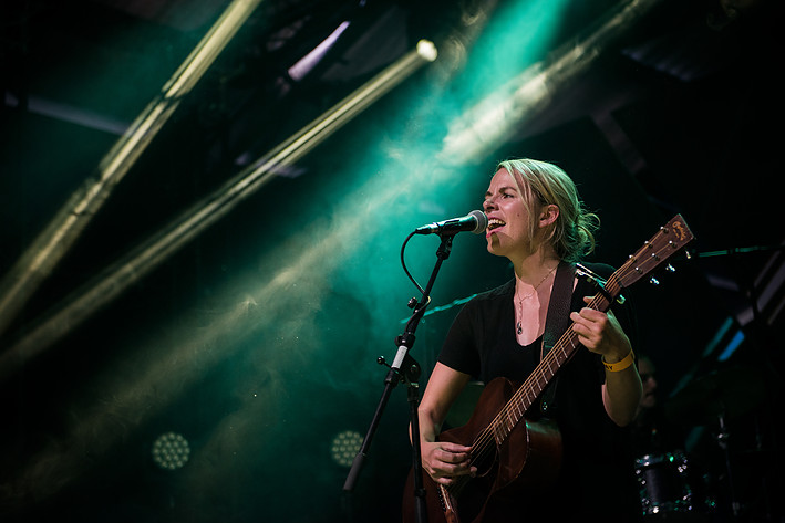 2014-07-04 - Aoife O'Donovan från Roskildefestivalen, Roskilde