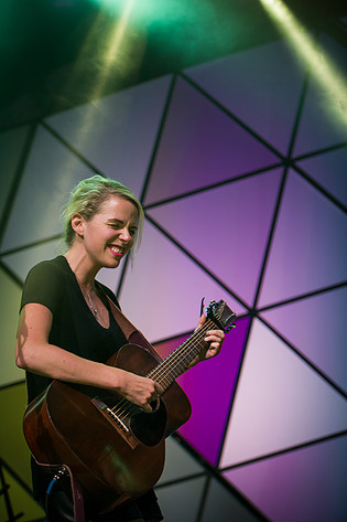 2014-07-04 - Aoife O'Donovan från Roskildefestivalen, Roskilde