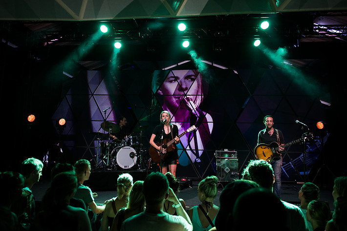 2014-07-04 - Aoife O'Donovan från Roskildefestivalen, Roskilde