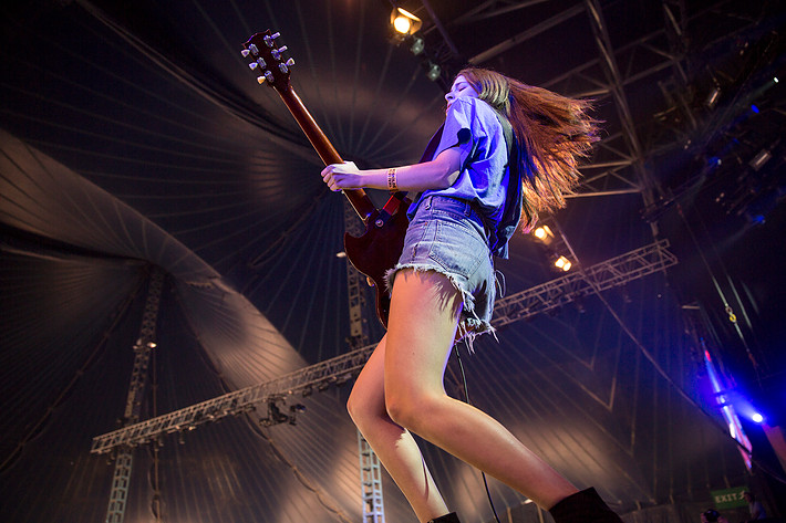 2014-07-04 - Haim från Roskildefestivalen, Roskilde