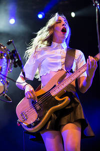 2014-07-04 - Haim från Roskildefestivalen, Roskilde