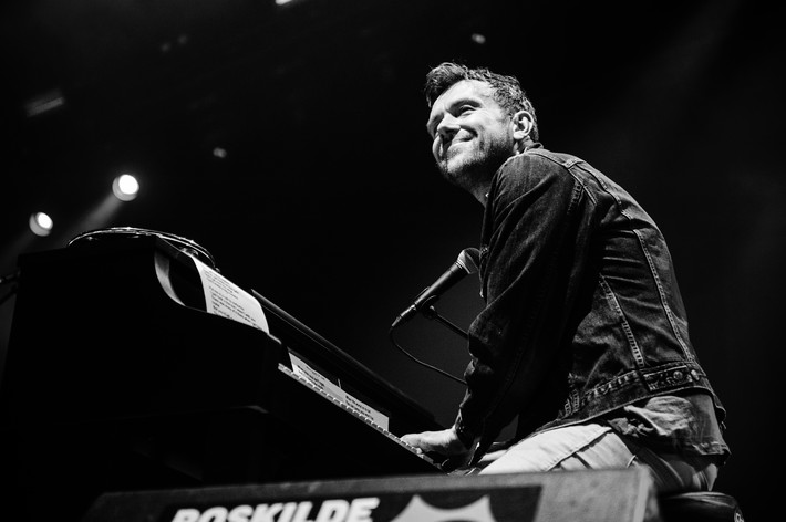 2014-07-04 - Damon Albarn från Roskildefestivalen, Roskilde
