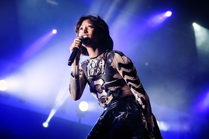 2014-07-05 - Icona Pop från Roskildefestivalen, Roskilde