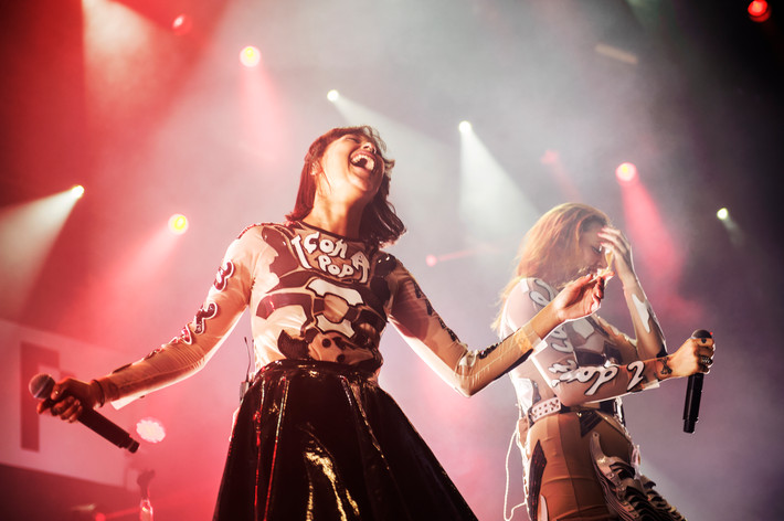 2014-07-05 - Icona Pop från Roskildefestivalen, Roskilde
